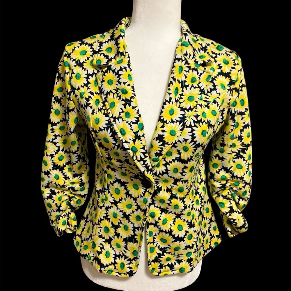 Vintage Vibrant Daisy Blazer